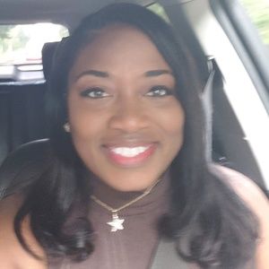 Meet your Posher, Deanna